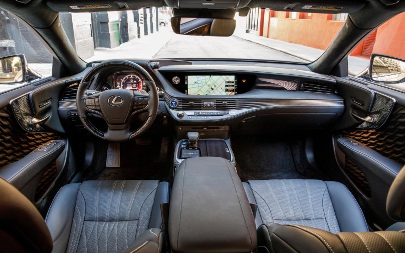 Лексус лс 500 2020