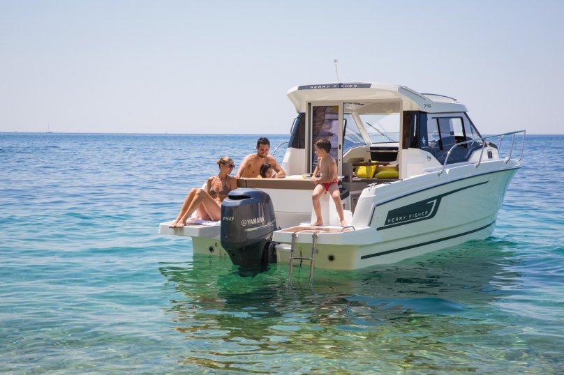 Катер Merry Fisher 795