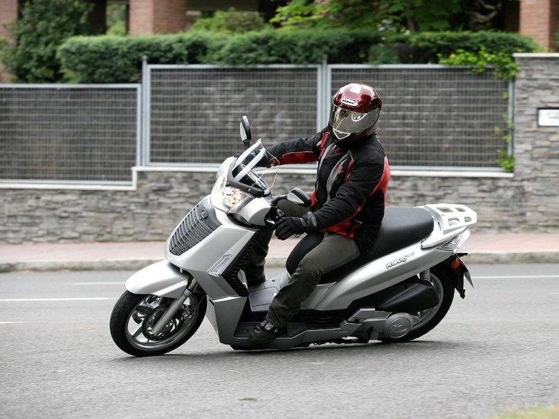 Kymco people