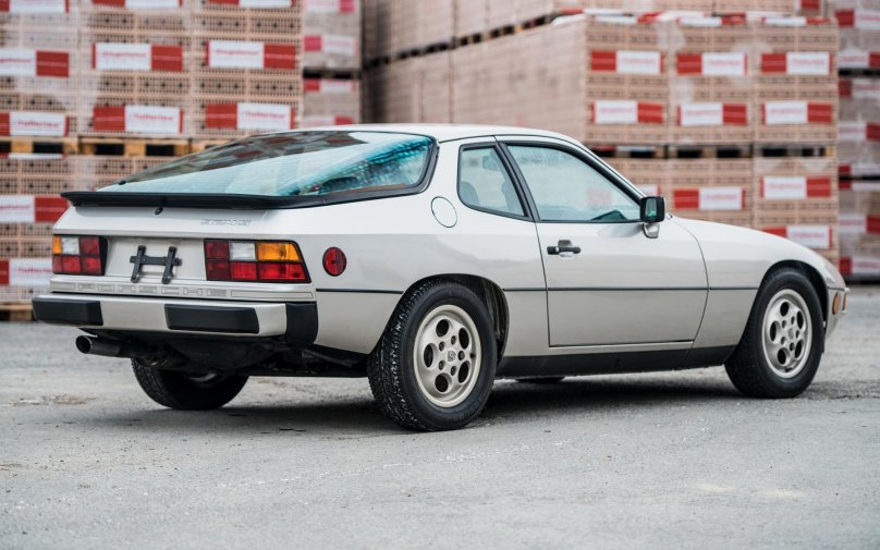 Porsche 924s