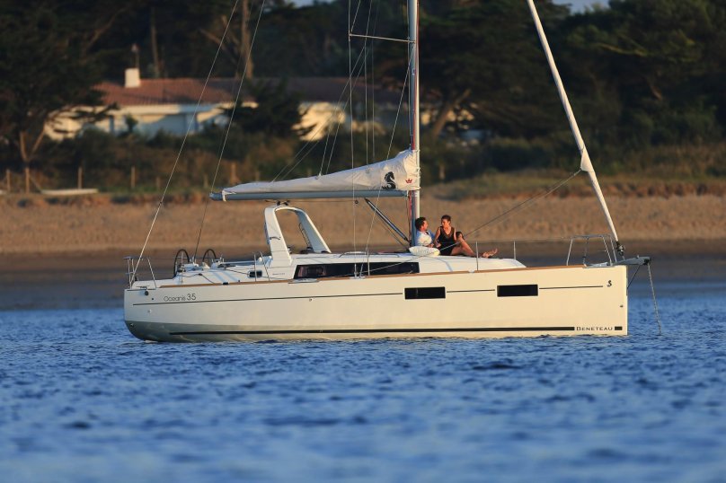 Парусная яхта Beneteau oceanis 34.1