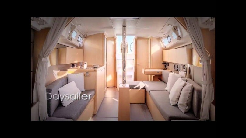 Яхта Бенету Океанис 34