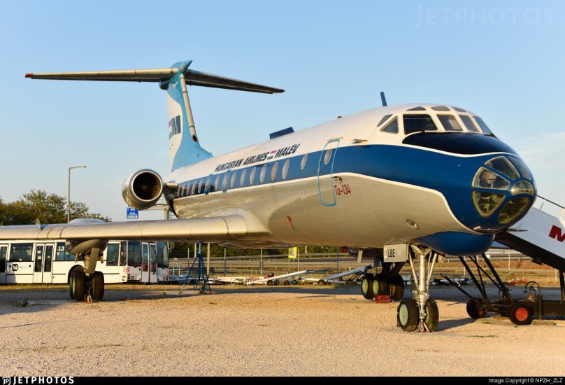 Самолет ту 134