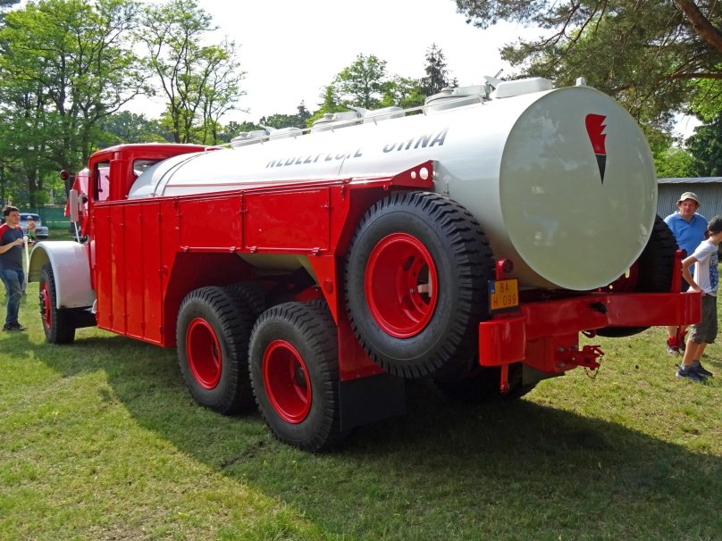 Татра 111с цистерна