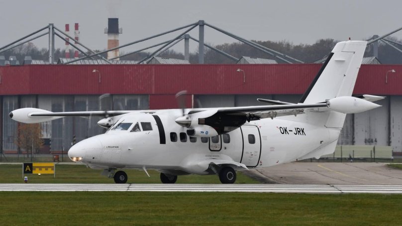 Let l-410 Turbolet самолет