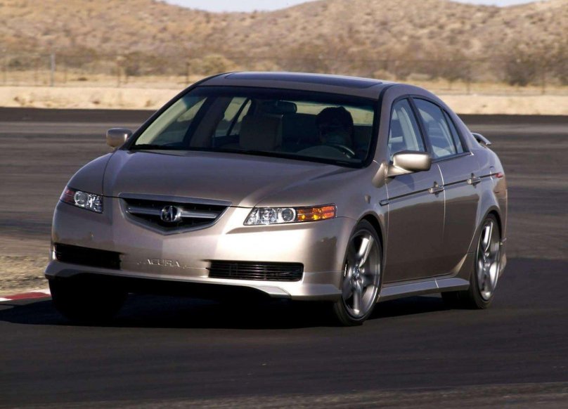 Акура машина 2004