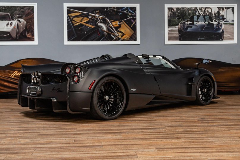 Pagani Huayra Roadster 2018