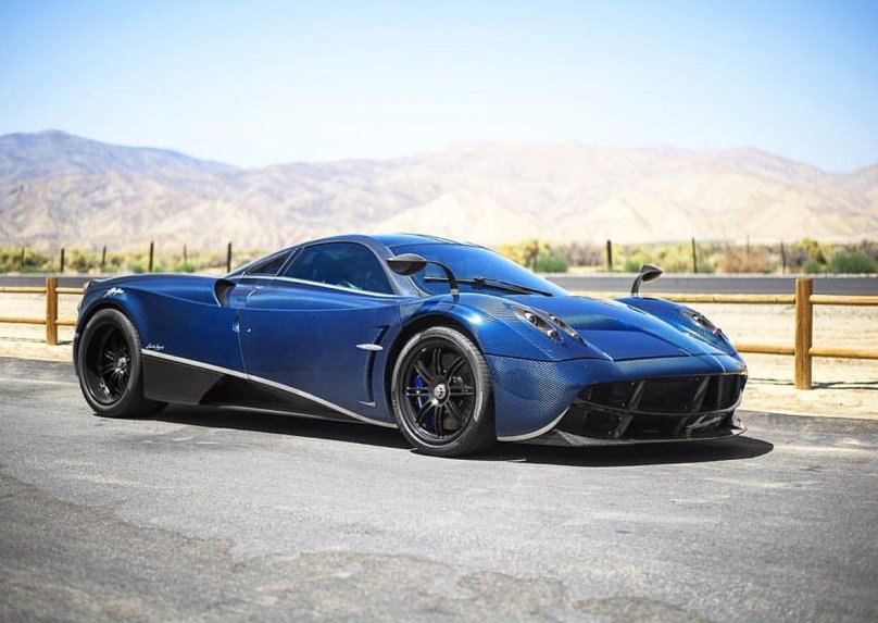 Машина Pagani Huayra