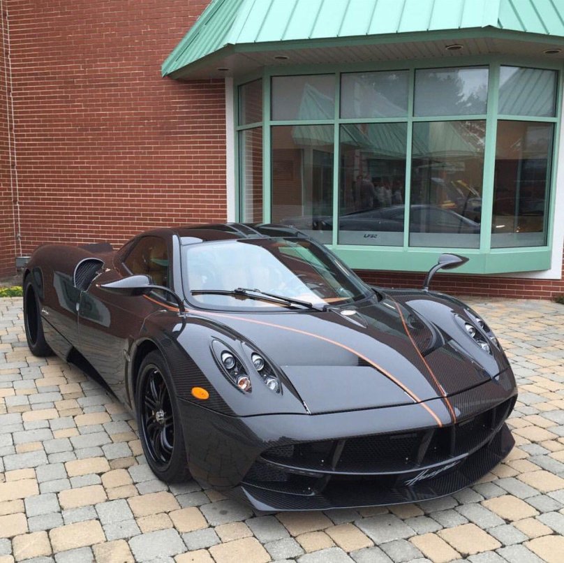 Pagani Huayra Black