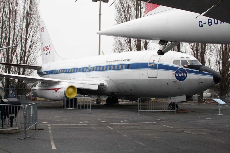 Самолёт Boeing 737-100