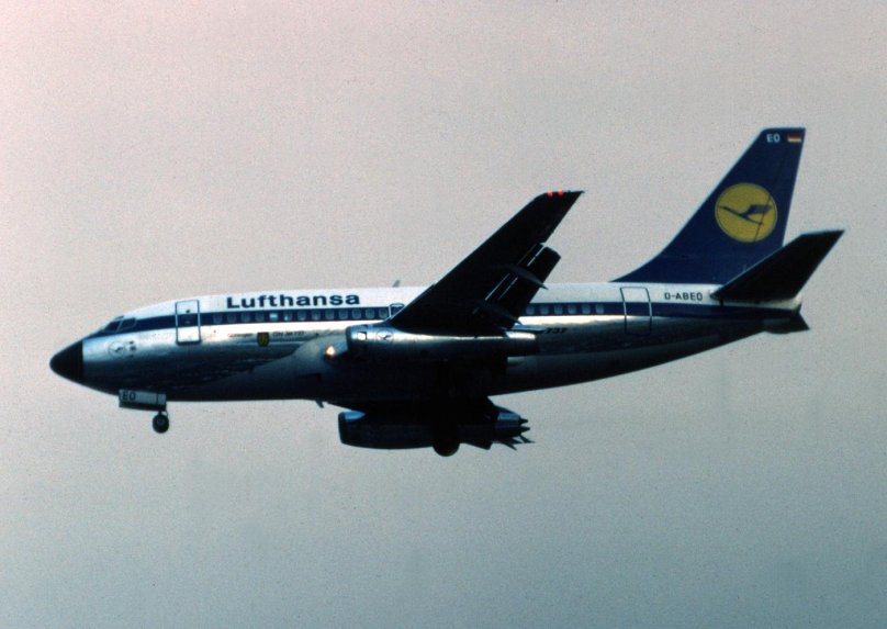 Боинг 737-100 авиакомпании така