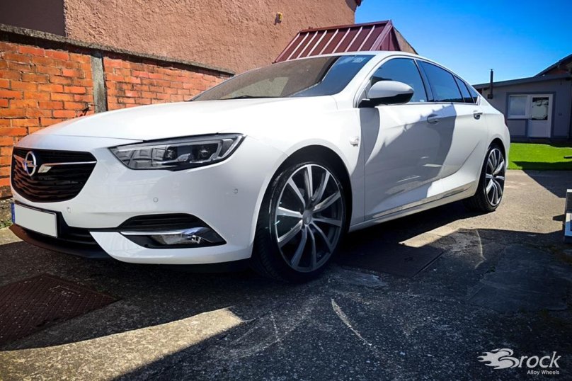 Опель Инсигния на 19 дисках
