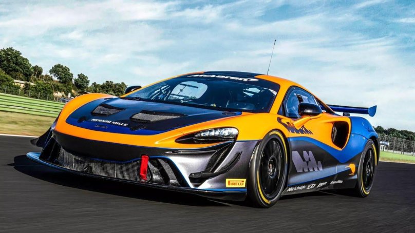 MCLAREN Artura gt4