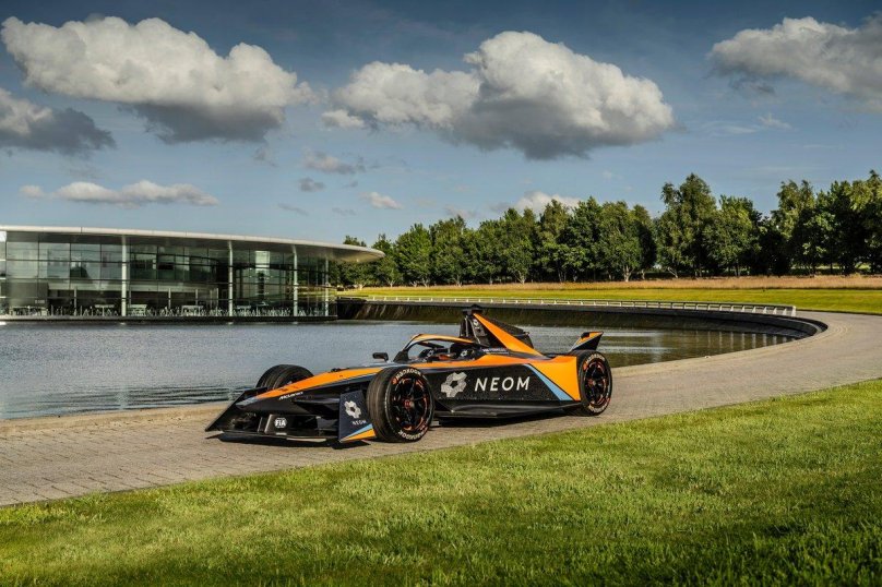 MCLAREN Formula e