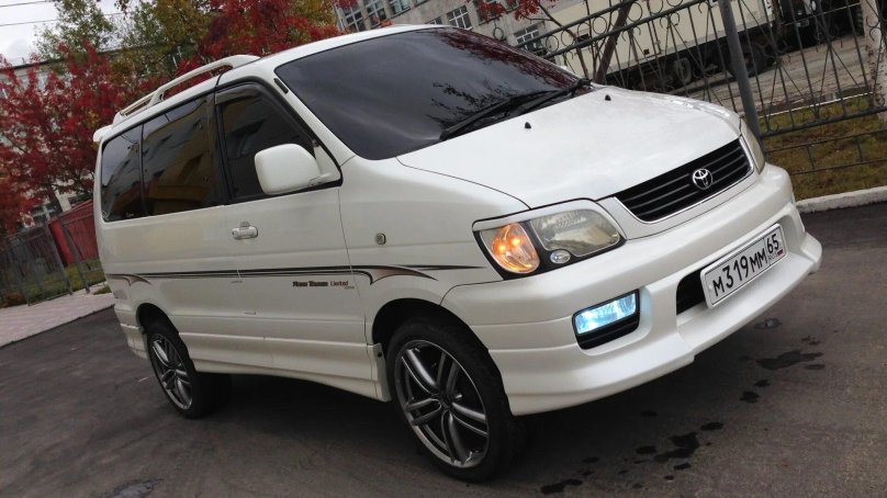 Toyota Lite Ace Noah