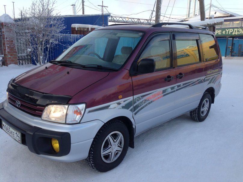 Toyota Town Ace Noah 2000
