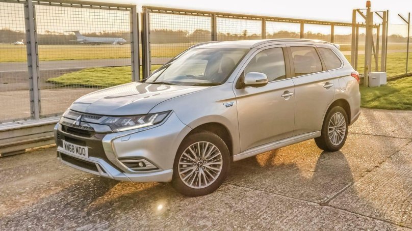 Митсубиси Аутлендер гибрид 2022