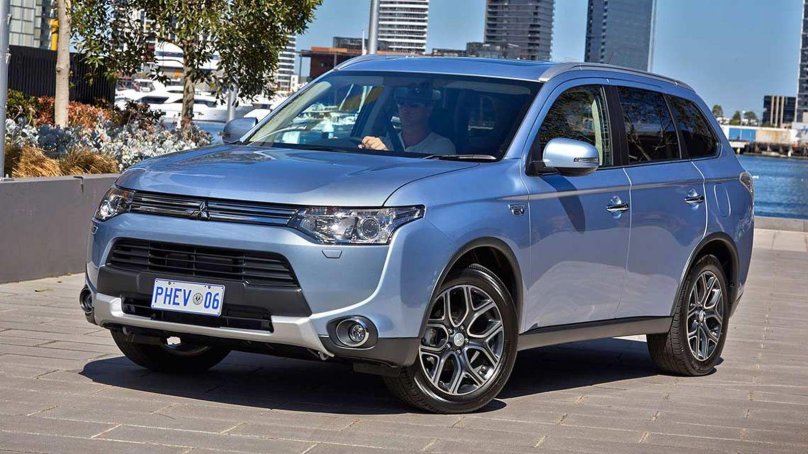 Mitsubishi Outlander PHEV 2014