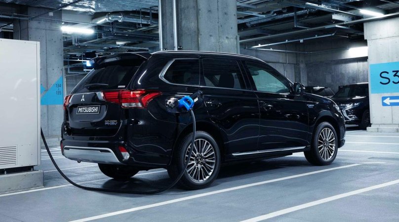 Мицубиси Аутлендер PHEV