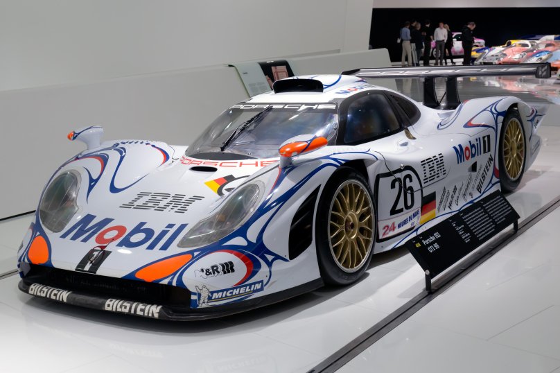 Porsche 911 gt1 1998
