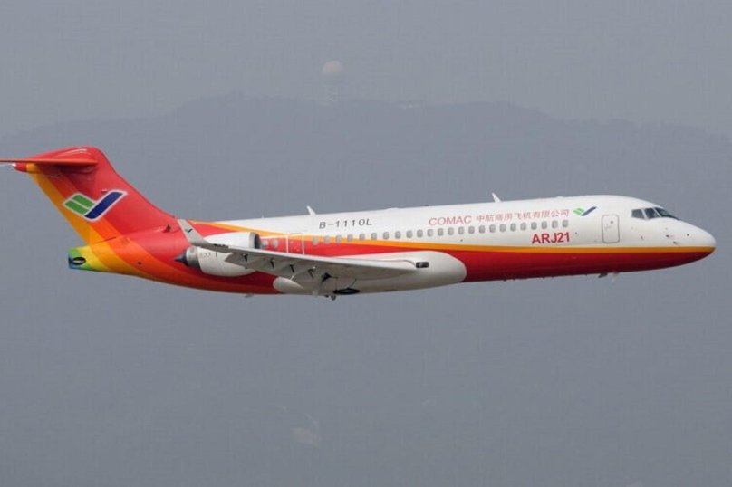 Comac arj21 XIANGFENG самолет