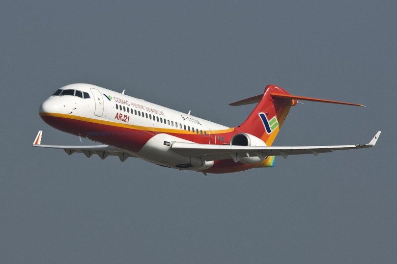 Comac arj21-700
