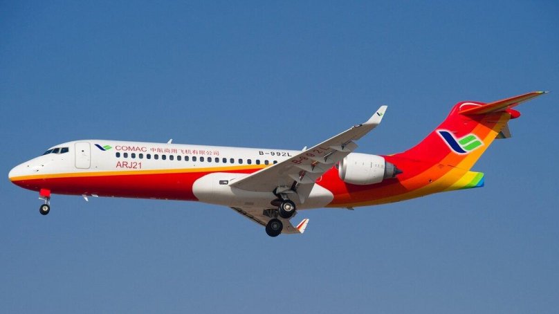 Comac arj21 XIANGFENG самолет