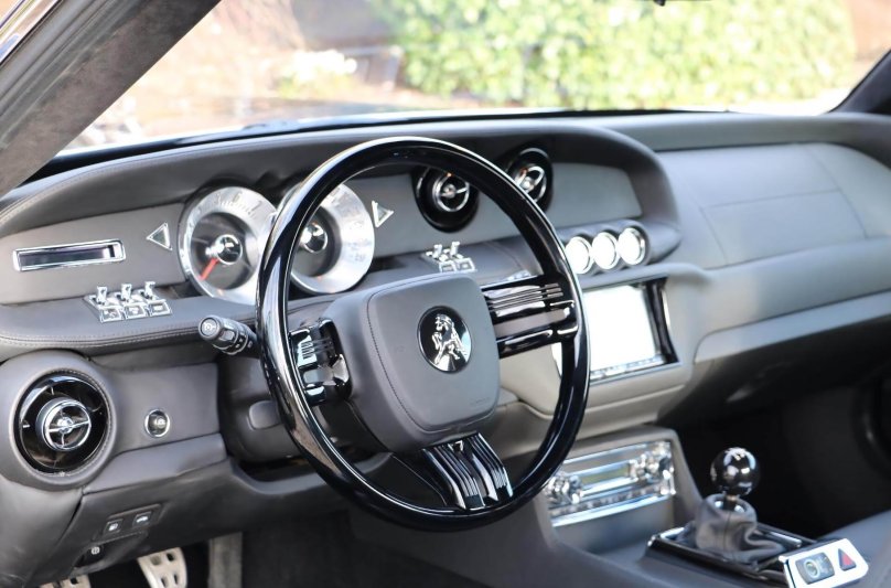 Equus Bass 770 Interior