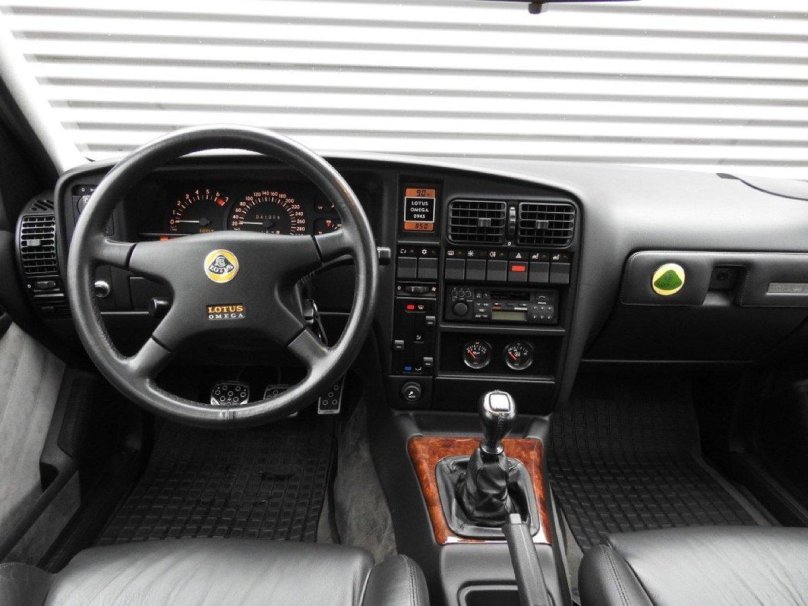 Opel Omega Lotus 3.7