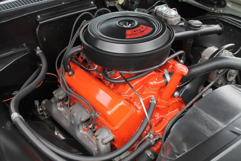 Chevrolet small Block v8