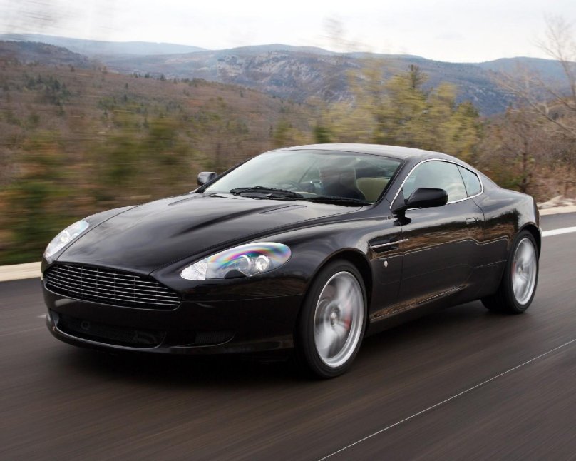 Астон Мартин дб9