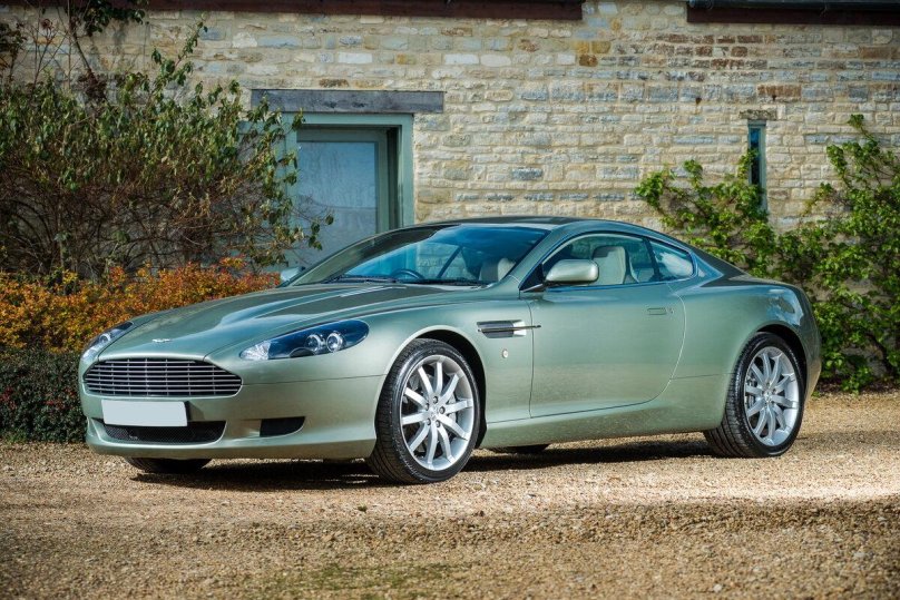 Aston Martin db9 2005