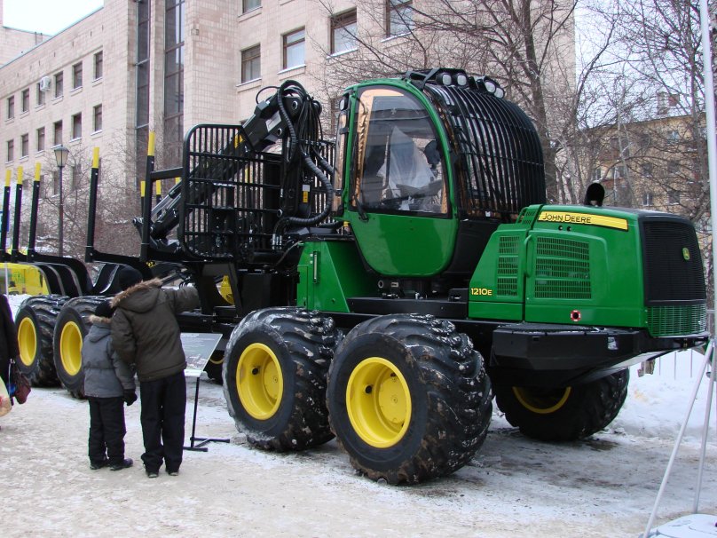 Форвардер John Deere