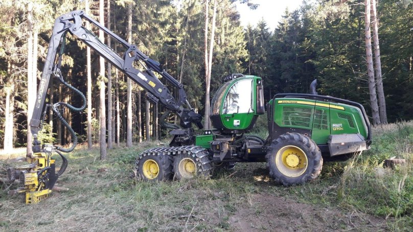 Харвестер John Deere