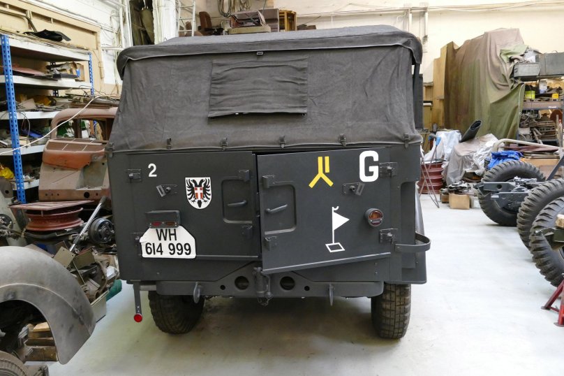 Современная Военная командирская машина