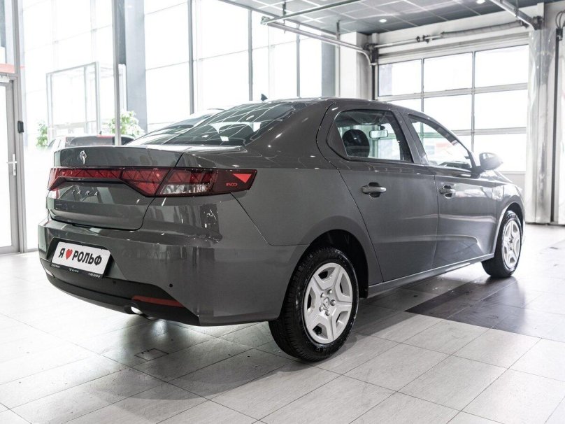 Иранский седан IKCO Tara