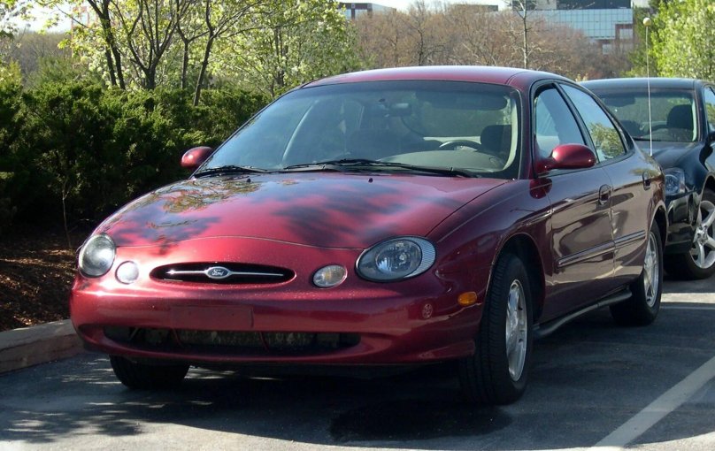 Ford Taurus 3