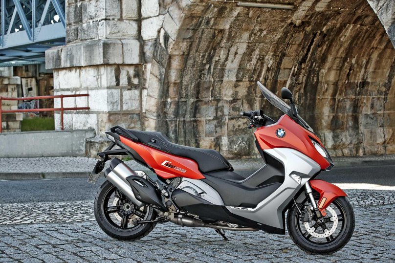 Скутер BMW c650