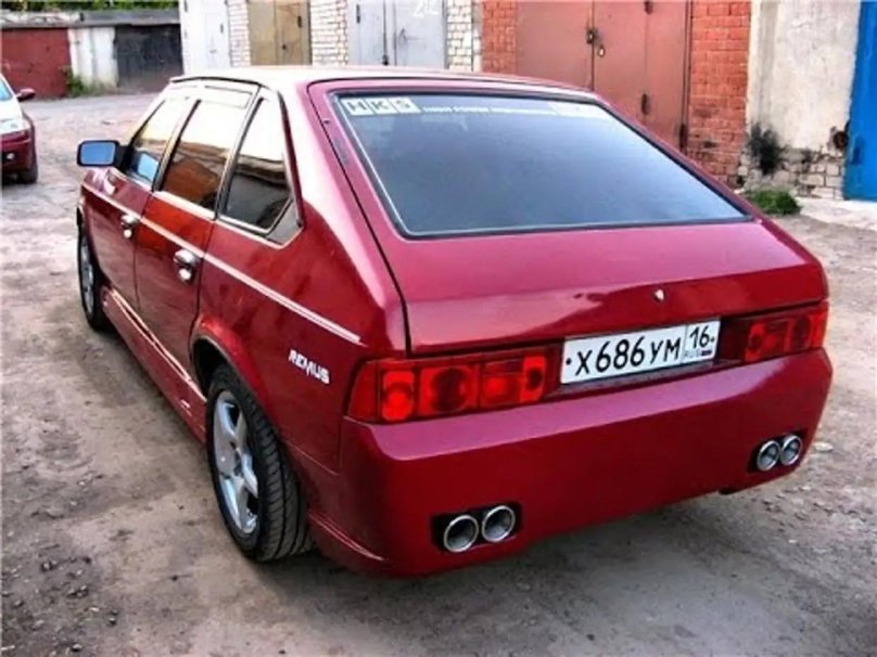 Тюнингованный Москвич 2141