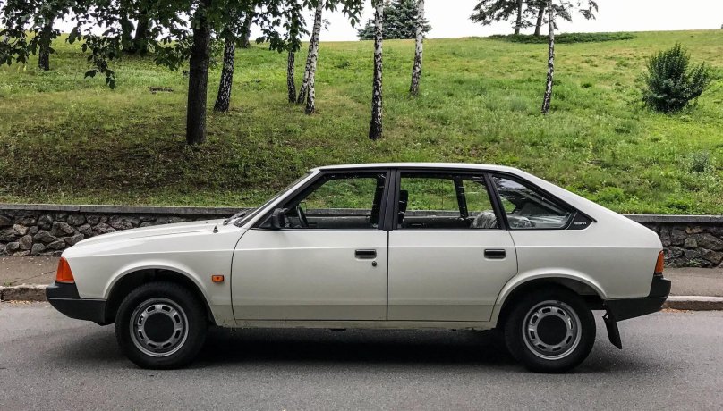 Москвич-2141 легковой