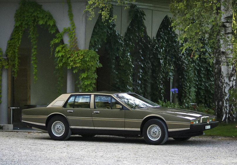 Aston Martin Lagonda 1976