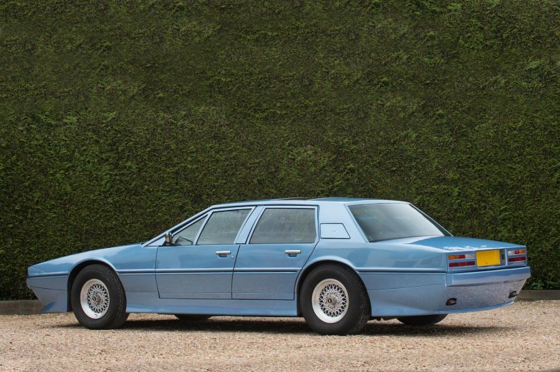 Aston Martin Lagonda 1982