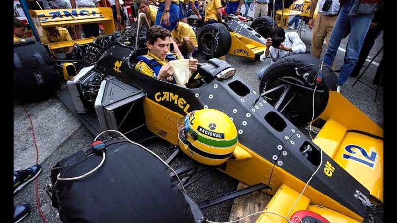 Lotus 99t Айртон Сенна
