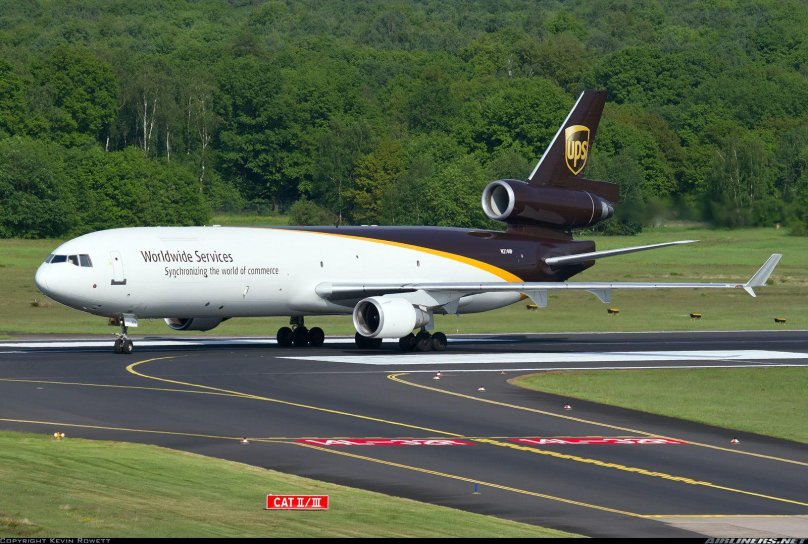 MD-11 ups