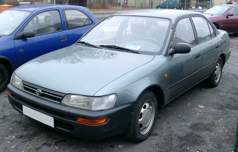 Toyota Corolla e100 седан