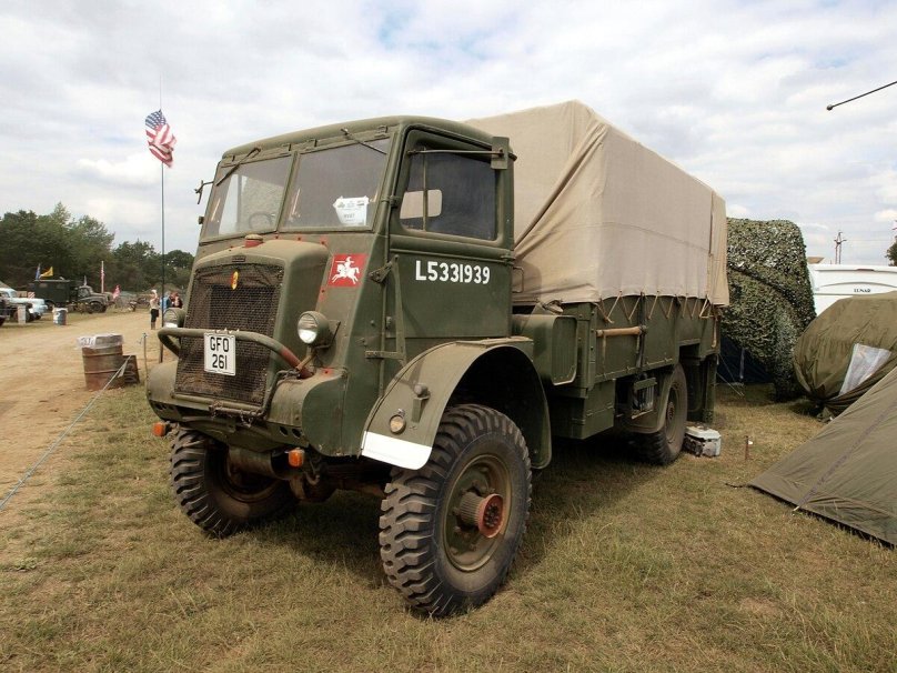 Грузовик Bedford QLD