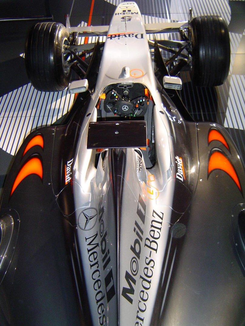 MCLAREN mp4/17