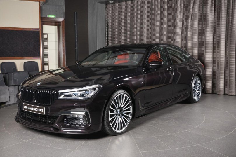 BMW 7 g12 чёрная