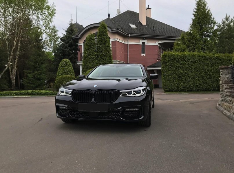 BMW 7 g12 m Performance