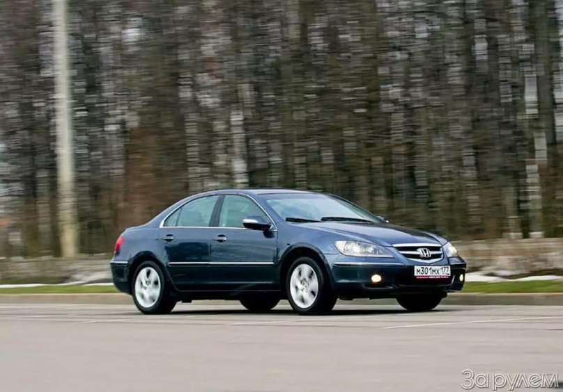 Тойота полный привод седан